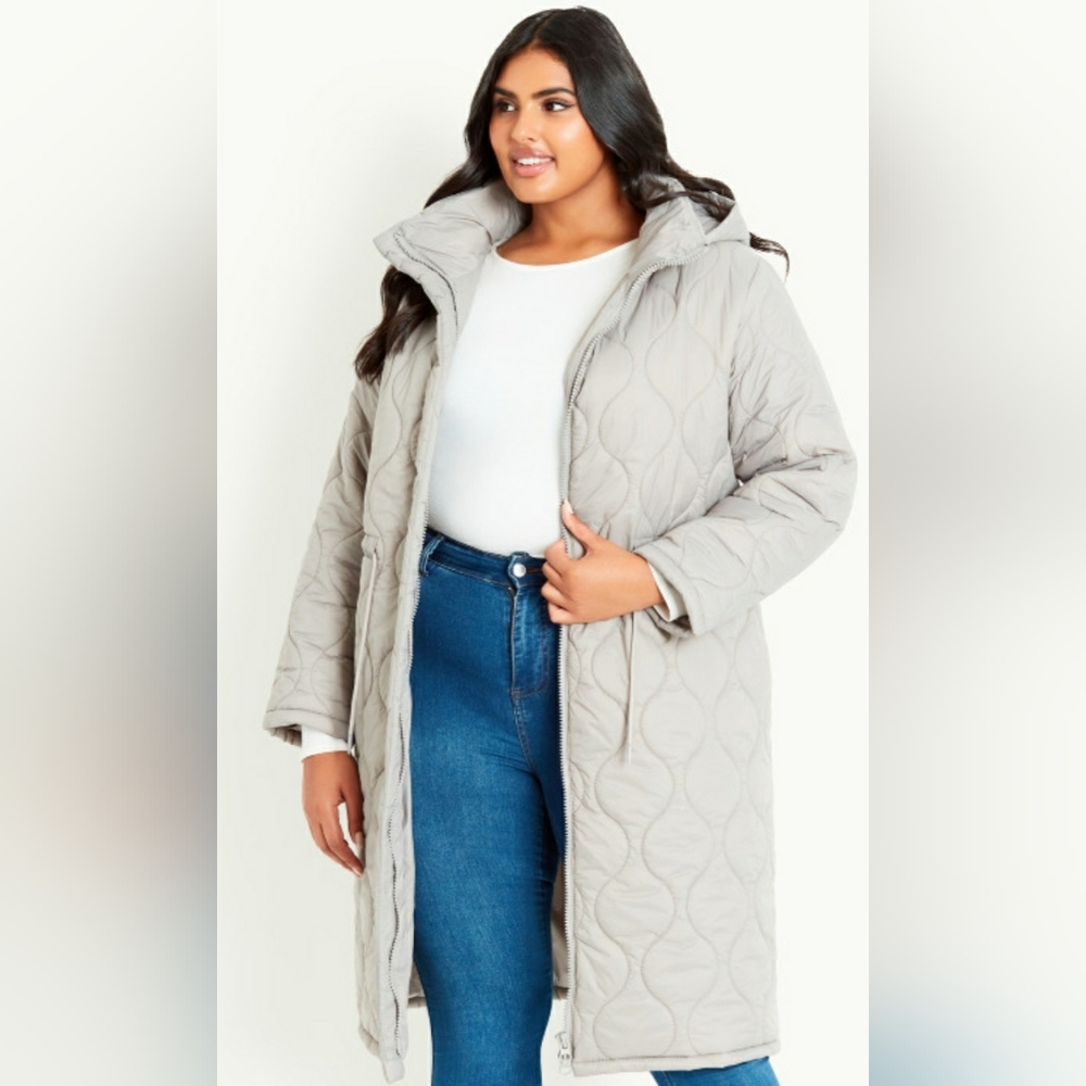 Avenue Evans Quilted Hioded Coat Size 16